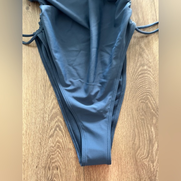 NWT ABERCROMBIE & FITCH HIGH LEG CHEEKY OPEN PIECE SWIMSUIT - Picture 2 of 6